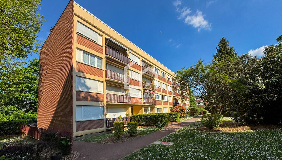 Appartement à VERNEUIL-SUR-SEINE