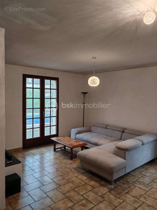 Maison à MONTPON-MENESTEROL