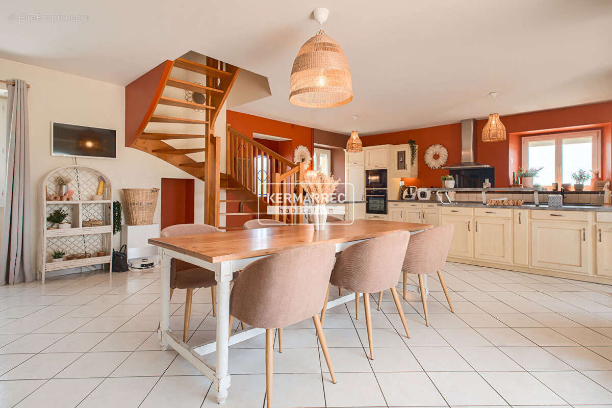 Maison à ARGENTRE-DU-PLESSIS