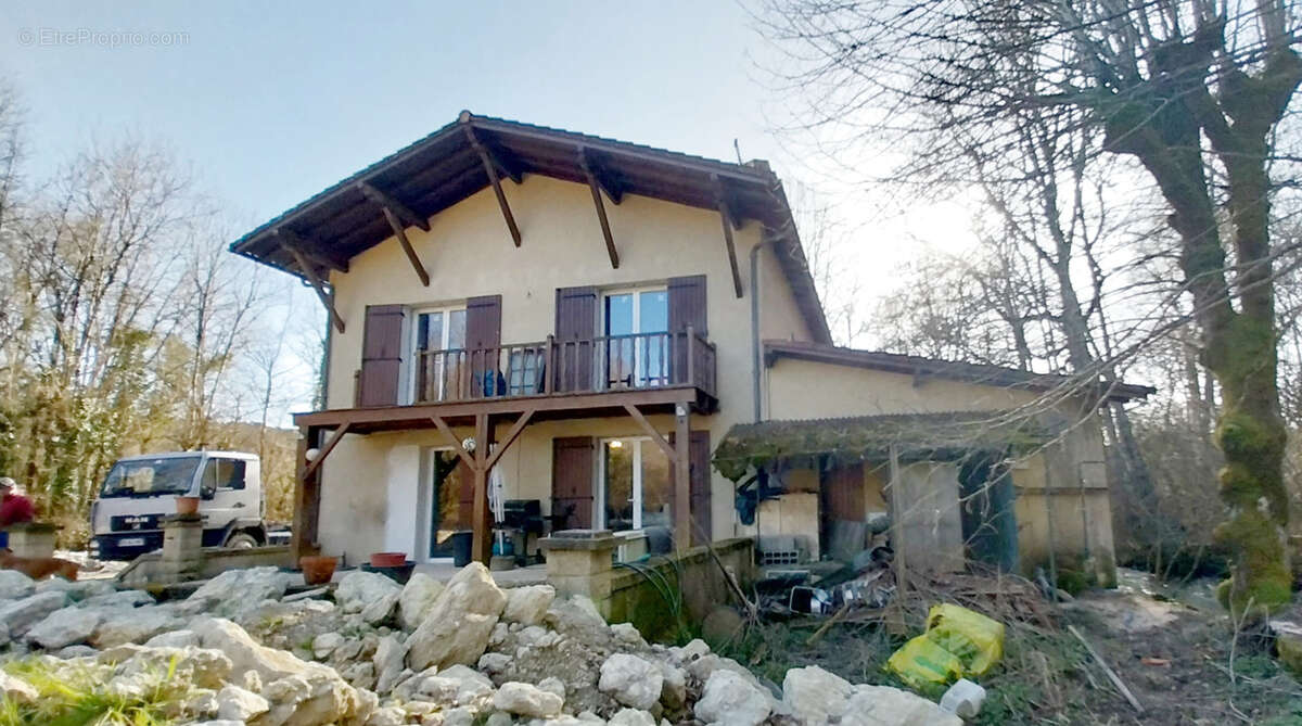 Maison à CHATEAU-L'EVEQUE