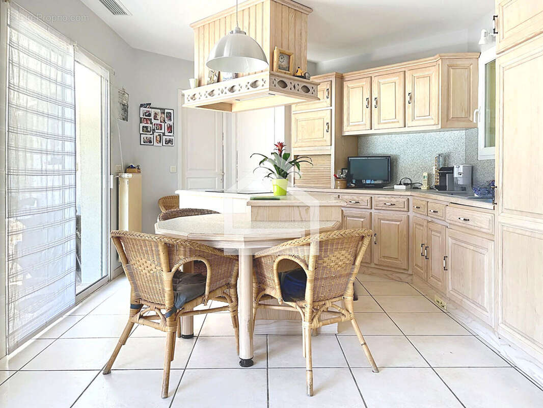 Maison à BLANQUEFORT