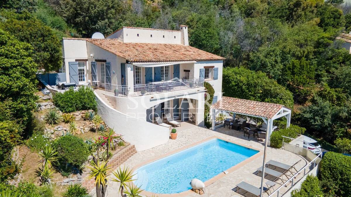 Maison à MANDELIEU-LA-NAPOULE