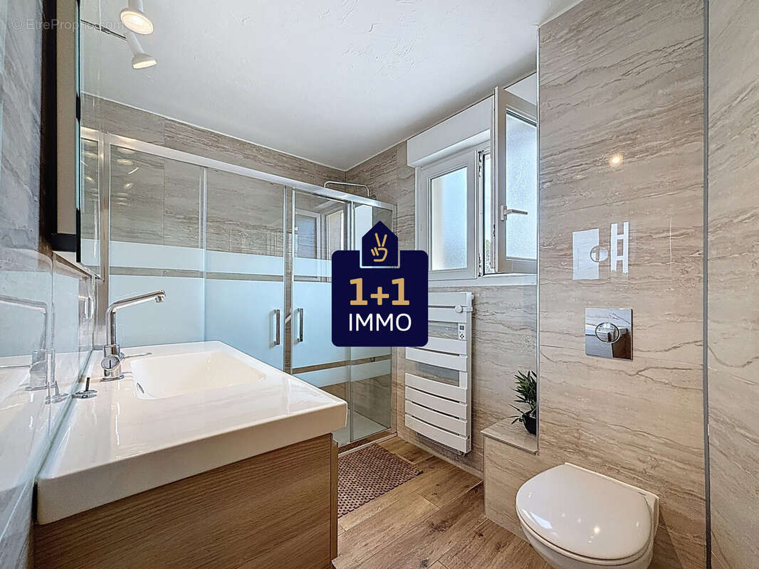 Maison à BAGNOLS-EN-FORET