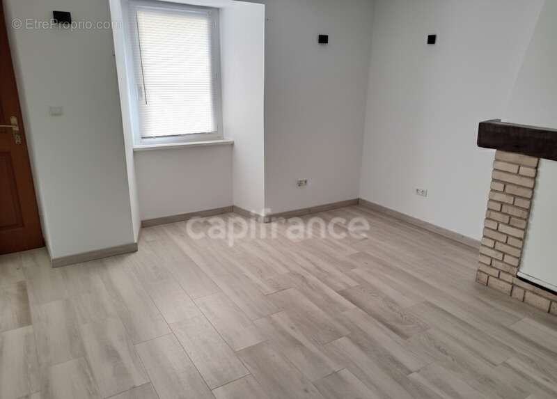 Maison en pierres 3 pièces entre Carhaix et Rostrenen plain pied 92 m2 dont combles aménageables - photo 7