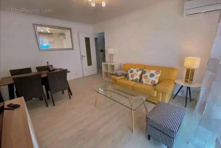 Appartement à VALLAURIS