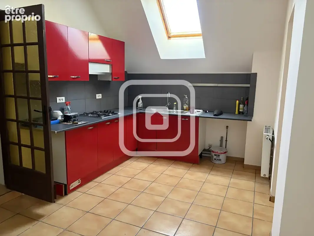 Ensemble immobilier de 278 m² avec jardin, piscine et dépendances - photo 17