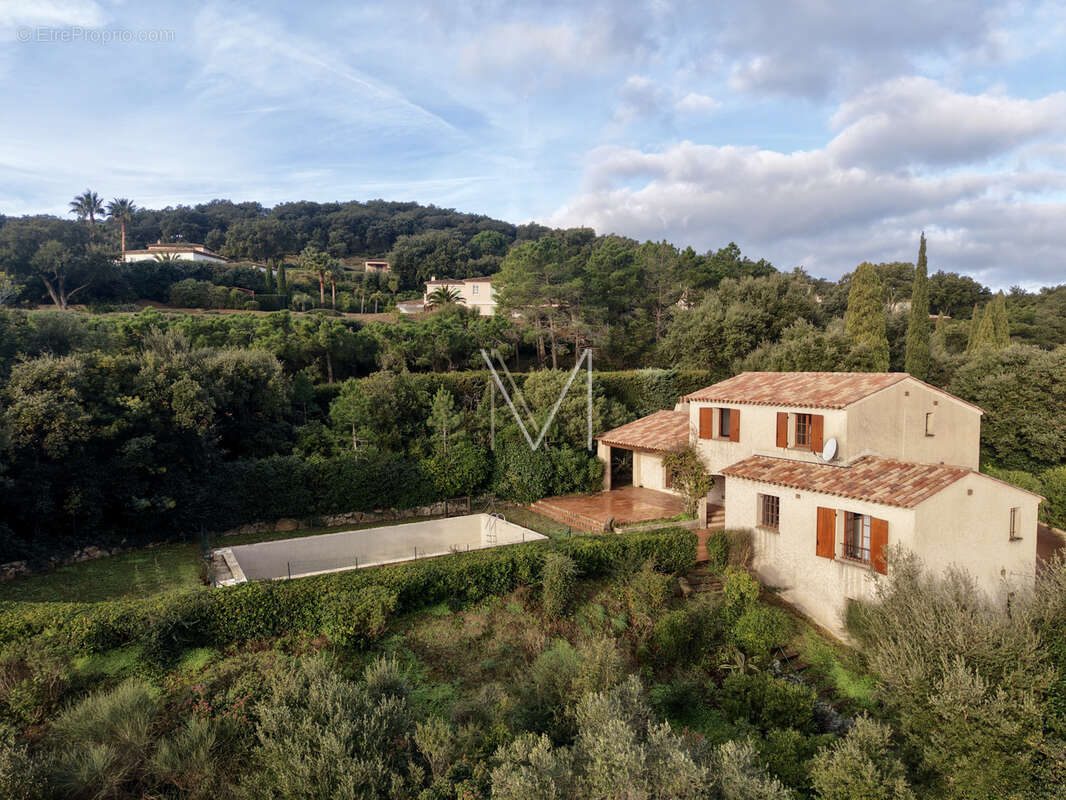 Maison de famille vue mer domaine de beauvallon a grimaud a renover - photo 11