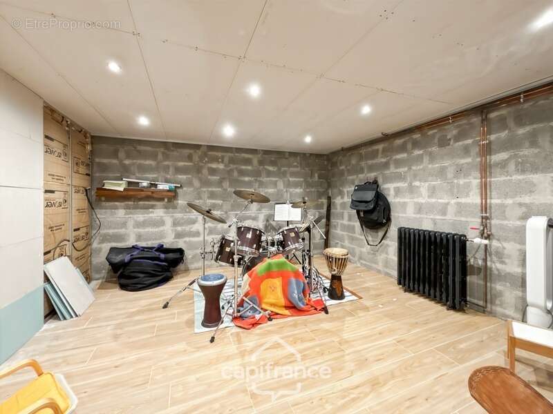 Maison rénovée de 102 m² avec sous-sol aménageable et jardin, quartier Rompsay – Périgny - photo 19