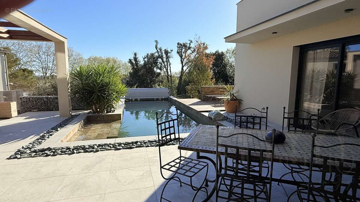 Maison à SAINT-JEAN-DE-CORNIES