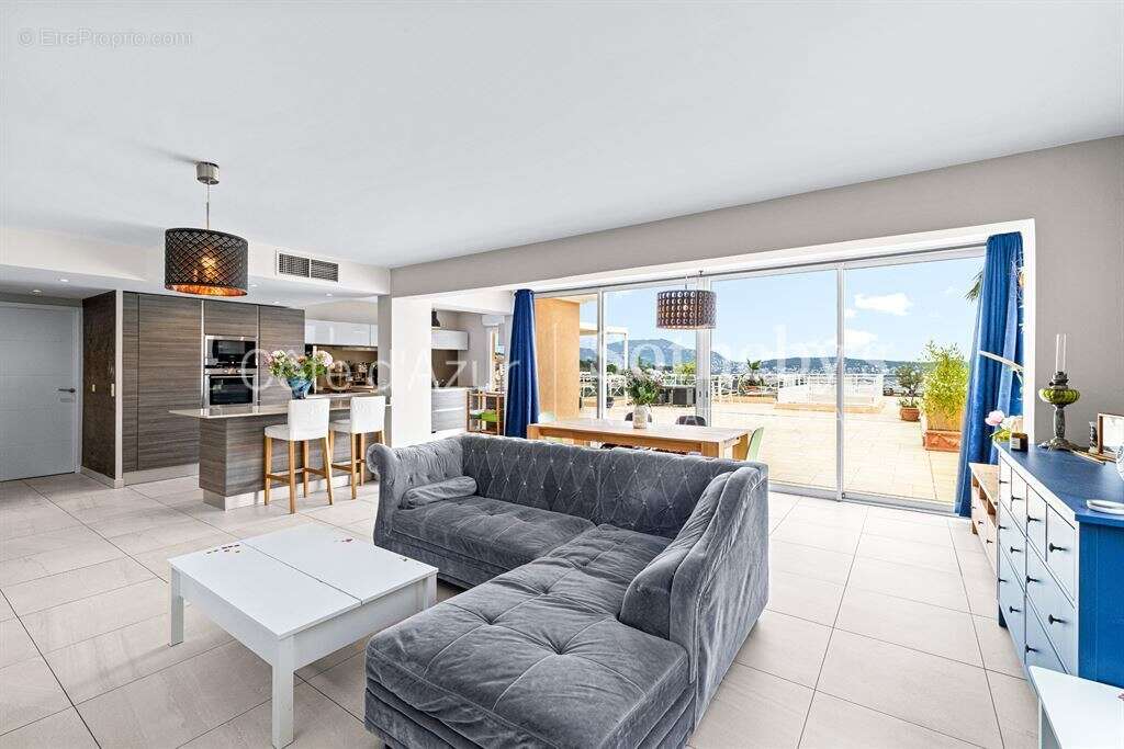 Duplex avec jardin, piscine et vue panoramique sur la mer sur les hauteurs de Nice - photo 10