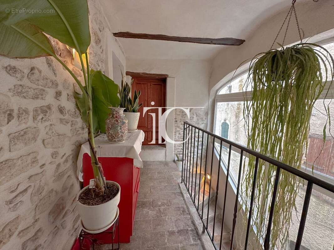 Maison à SAINT-VICTOR-DE-MALCAP