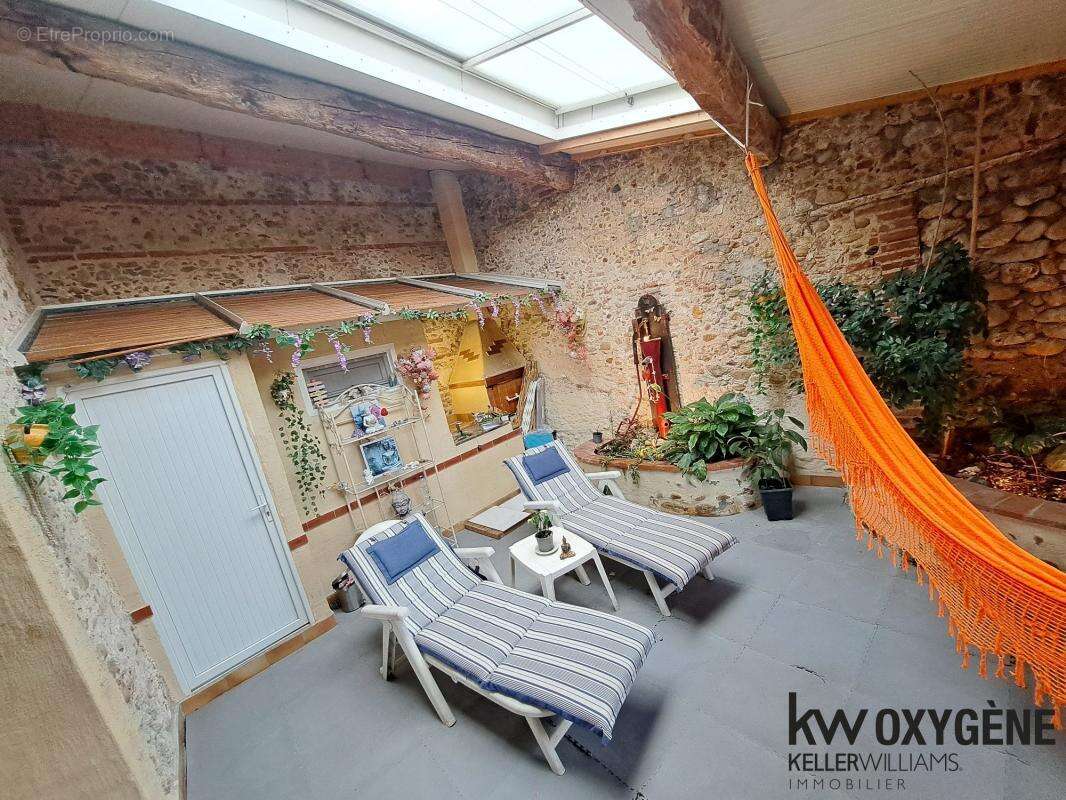 Maison à PEYRESTORTES