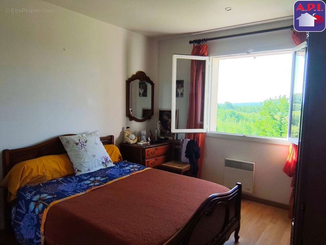 Maison 113 m² à Castelnau-Picampeau  - photo 7
