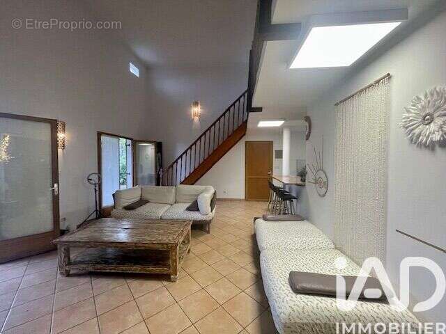 Photo 2 - Maison à SAINTE-SUZANNE