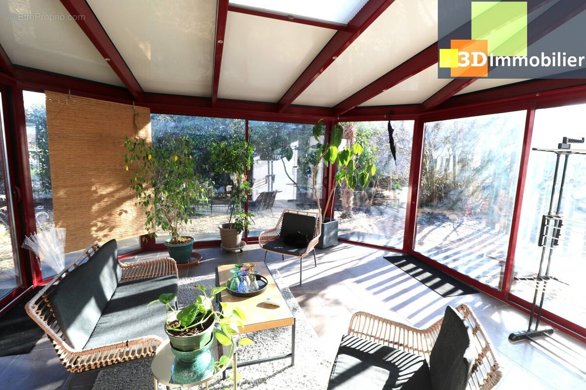 370 m² à Dole  - photo 1