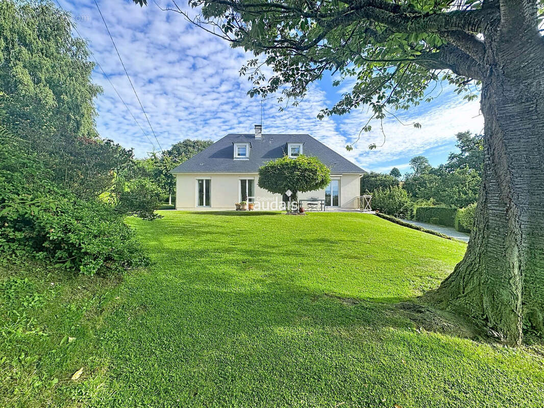 Maison 126 m² à Saint-Gilles  - photo 3
