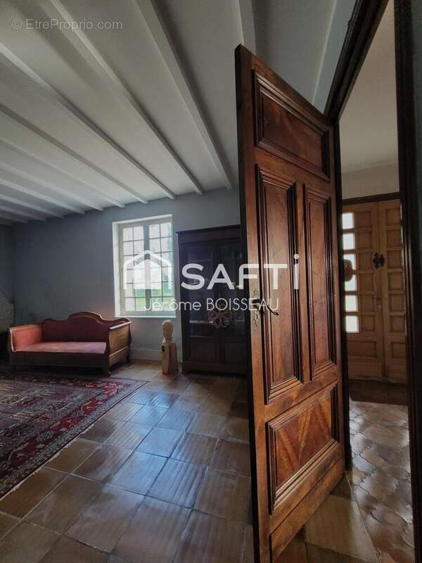 Maison 380 m² à Fauillet  - photo 4