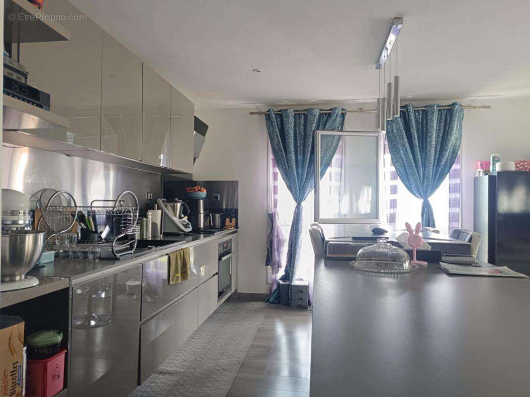 Appartement à PORT-DE-BOUC