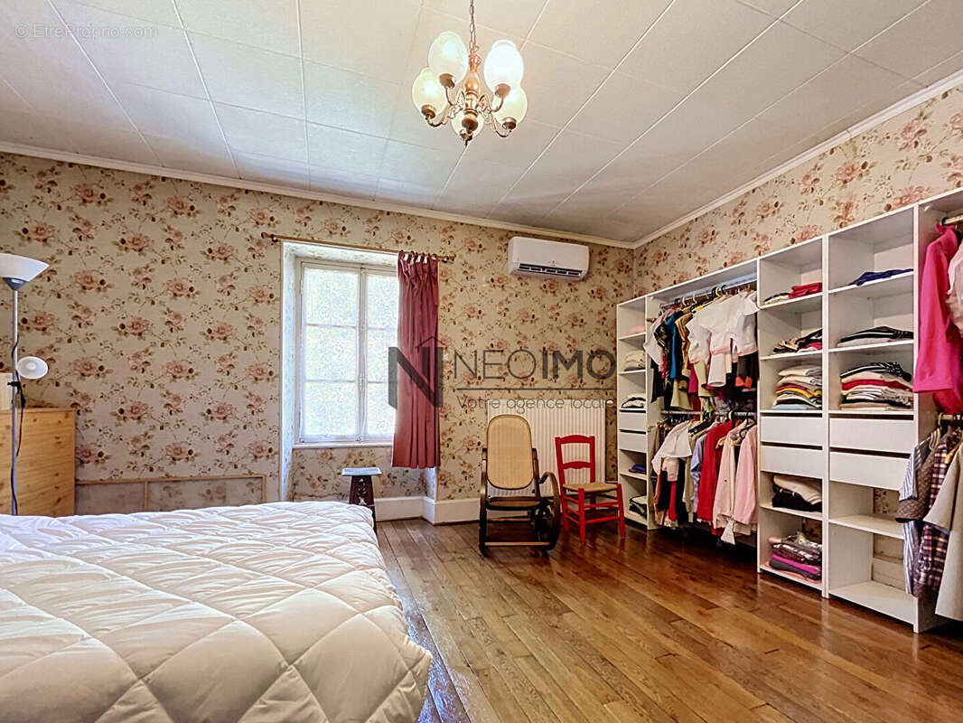 Maison Gondrecourt Le Chateau 5 pièce(s) 208.85 m2 - photo 5