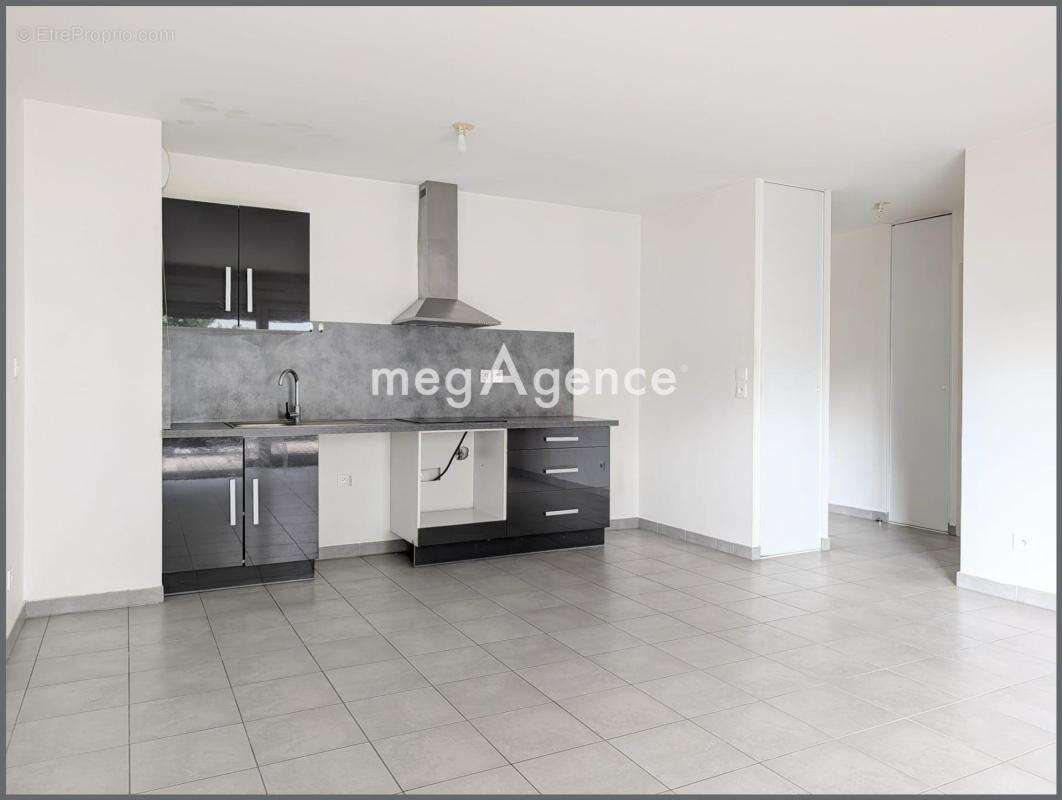 Appartement à MEYZIEU
