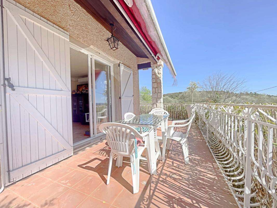 Maison à GINASSERVIS