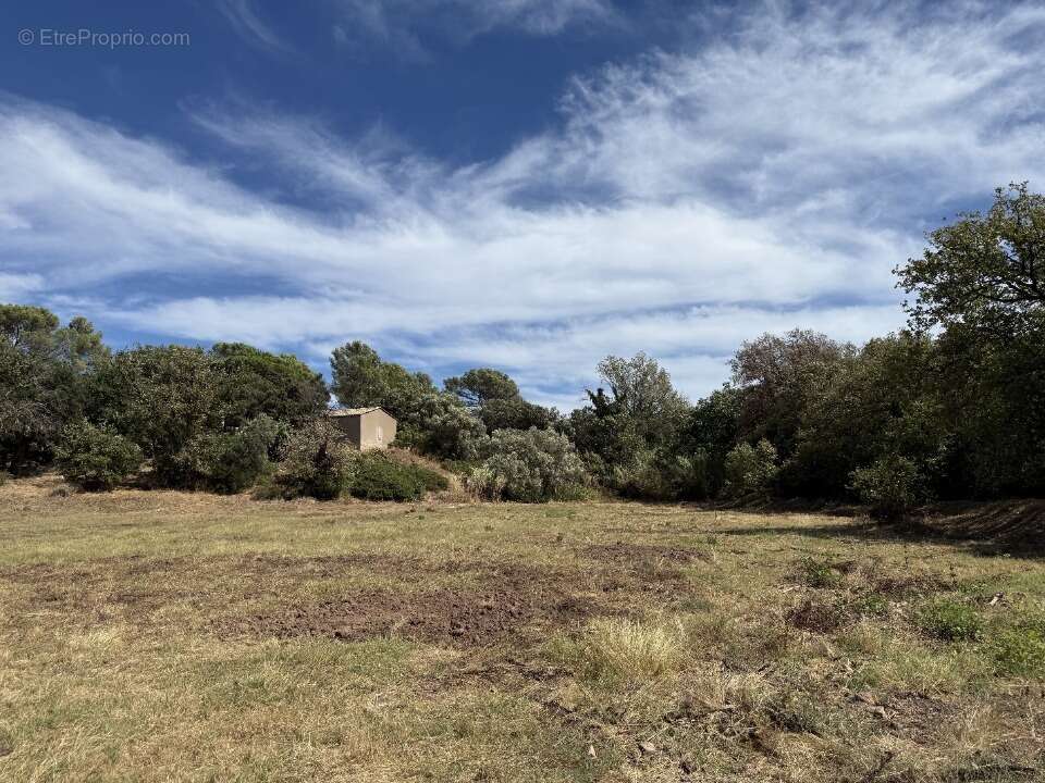 Terrain à FREJUS
