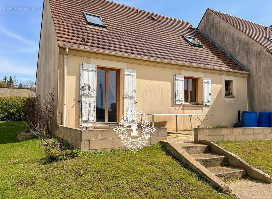 Maison à DONNEMARIE-DONTILLY