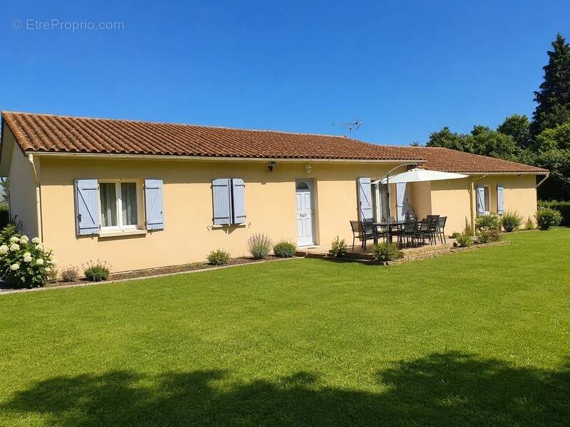 Maison à CHATEAUNEUF-LA-FORET