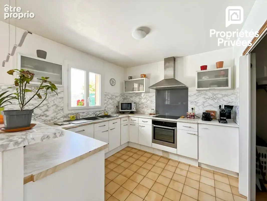 Maison familiale 4 chambres avec piscine - Terrain de 676 m² - photo 9