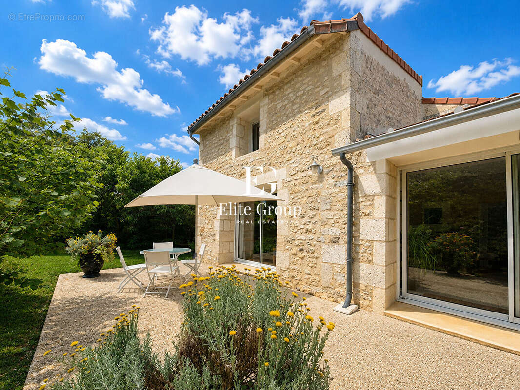 Maison à CHAMPNIERS