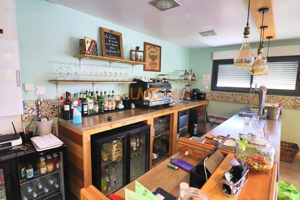 Commerce à SAINT-MAXIMIN-LA-SAINTE-BAUME