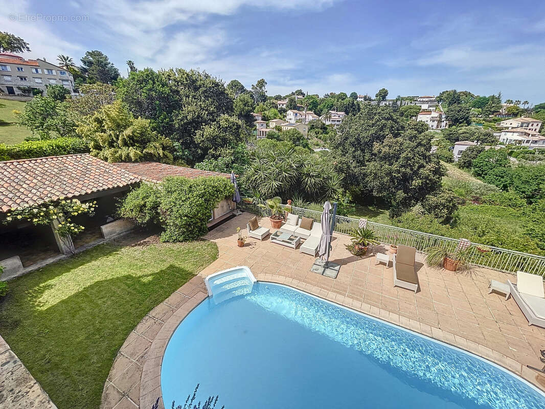 À VENDRE   Villa de charme avec vue mer, piscine chauffée et 6 chambres - photo 20