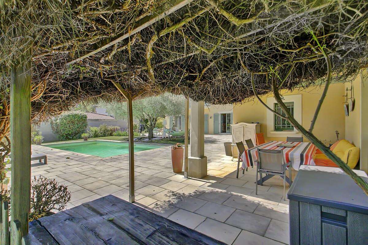 Maison familiale 5 chambres sur un magnifique terrain - photo 9