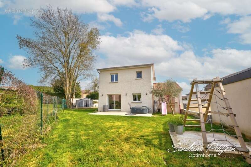 Maison à VILLARS-LES-DOMBES