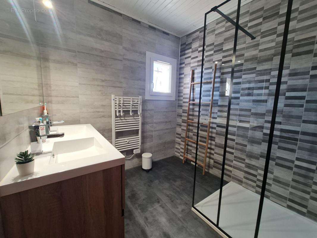 Maison à SAINT-PRIVAT-DES-VIEUX