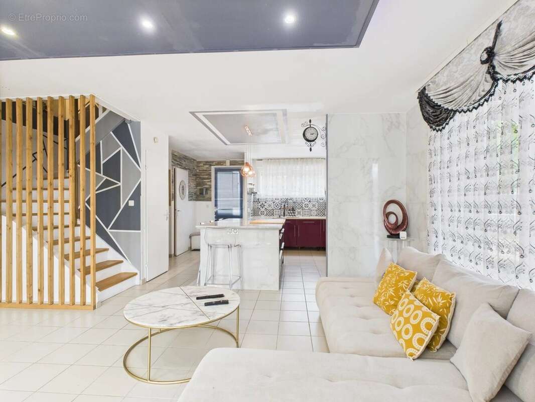 Maison à ROMILLY-SUR-SEINE