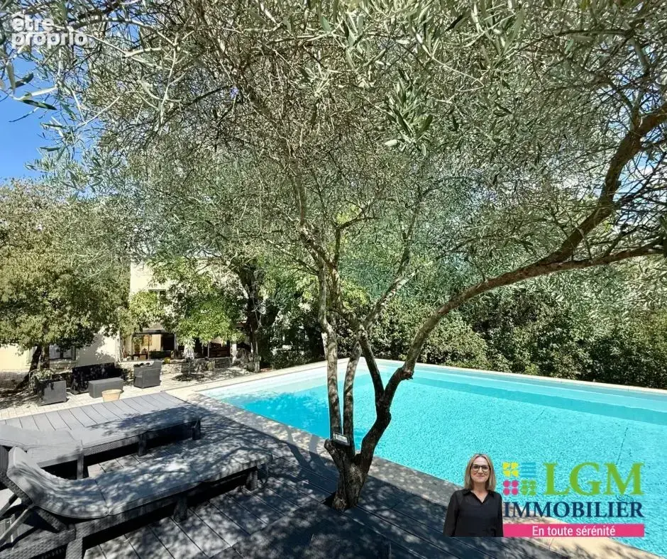 NIMES - LA CIGALE/BOIS DES ESPEISSES - Maison familiale 7 pièces, piscine, 2 garages - photo 2