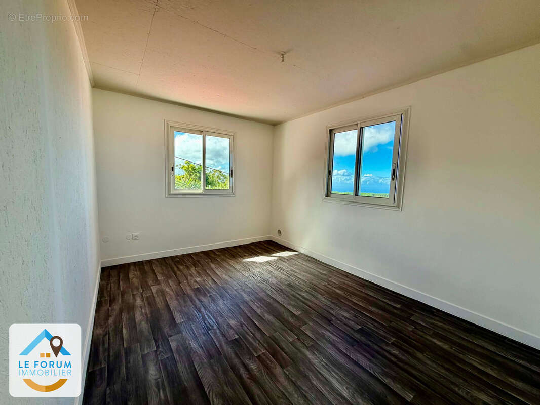 Saint joseph 97480 - villa t5 - volumes agréables - belle vue - quartier calme - photo 5