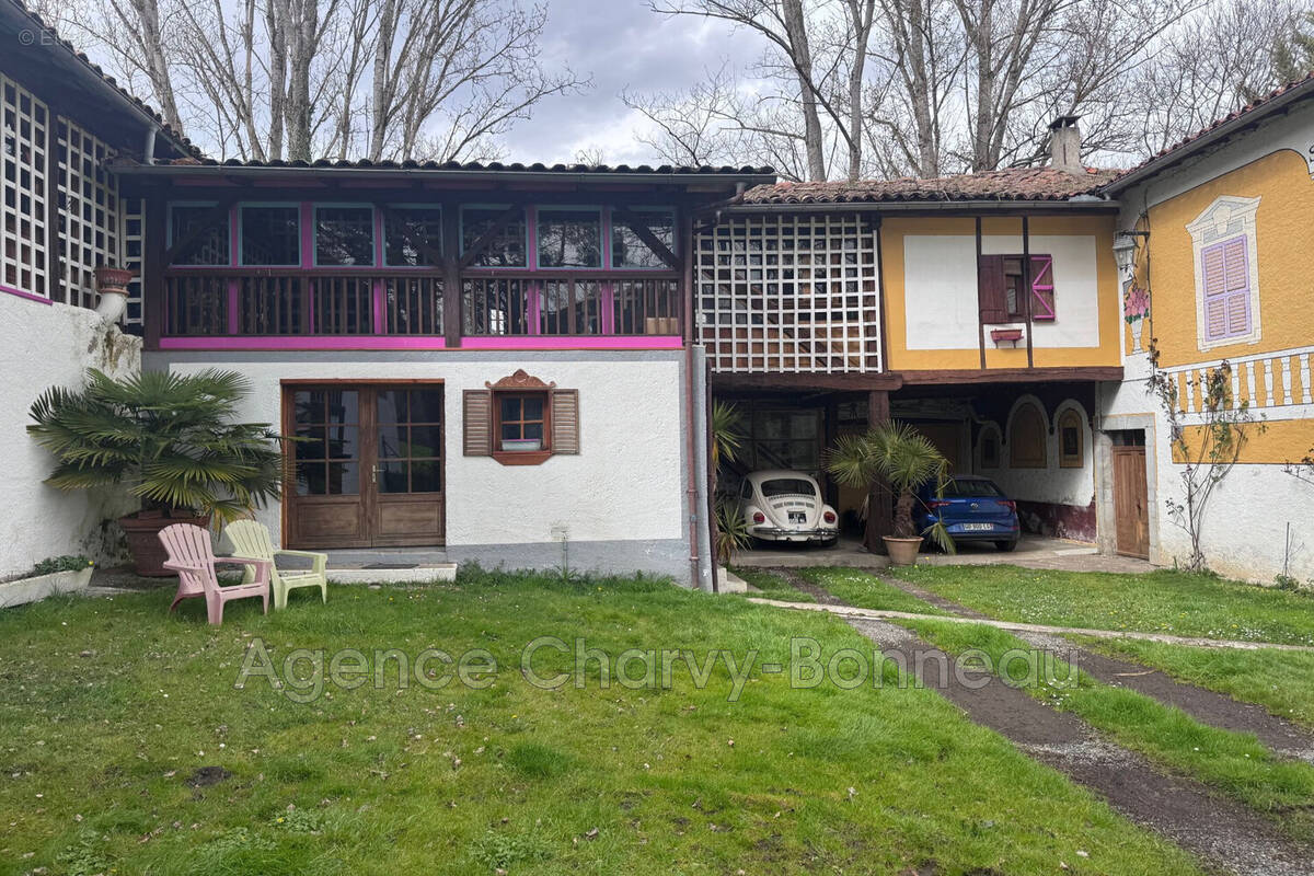 Maison à PRAT-BONREPAUX