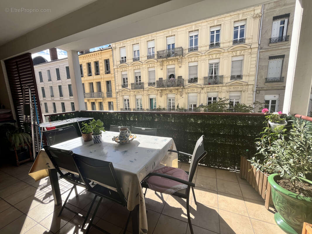 Appartement à SAINT-ETIENNE