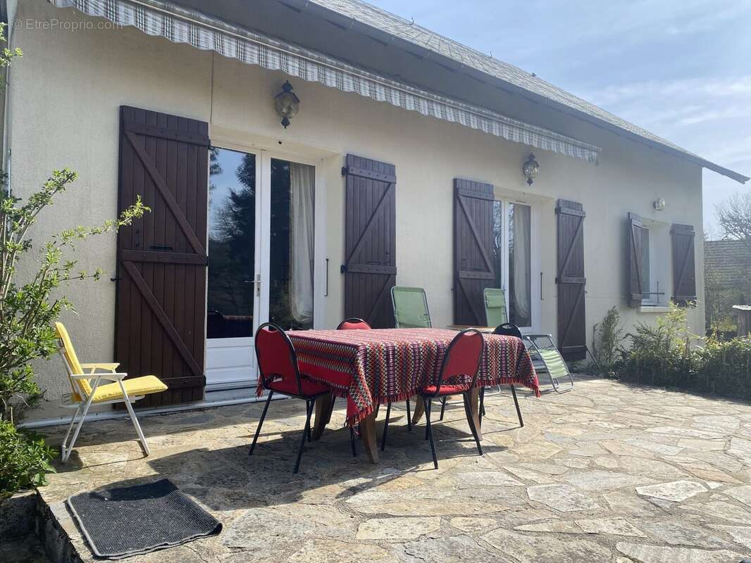 Maison à ROYERE-DE-VASSIVIERE
