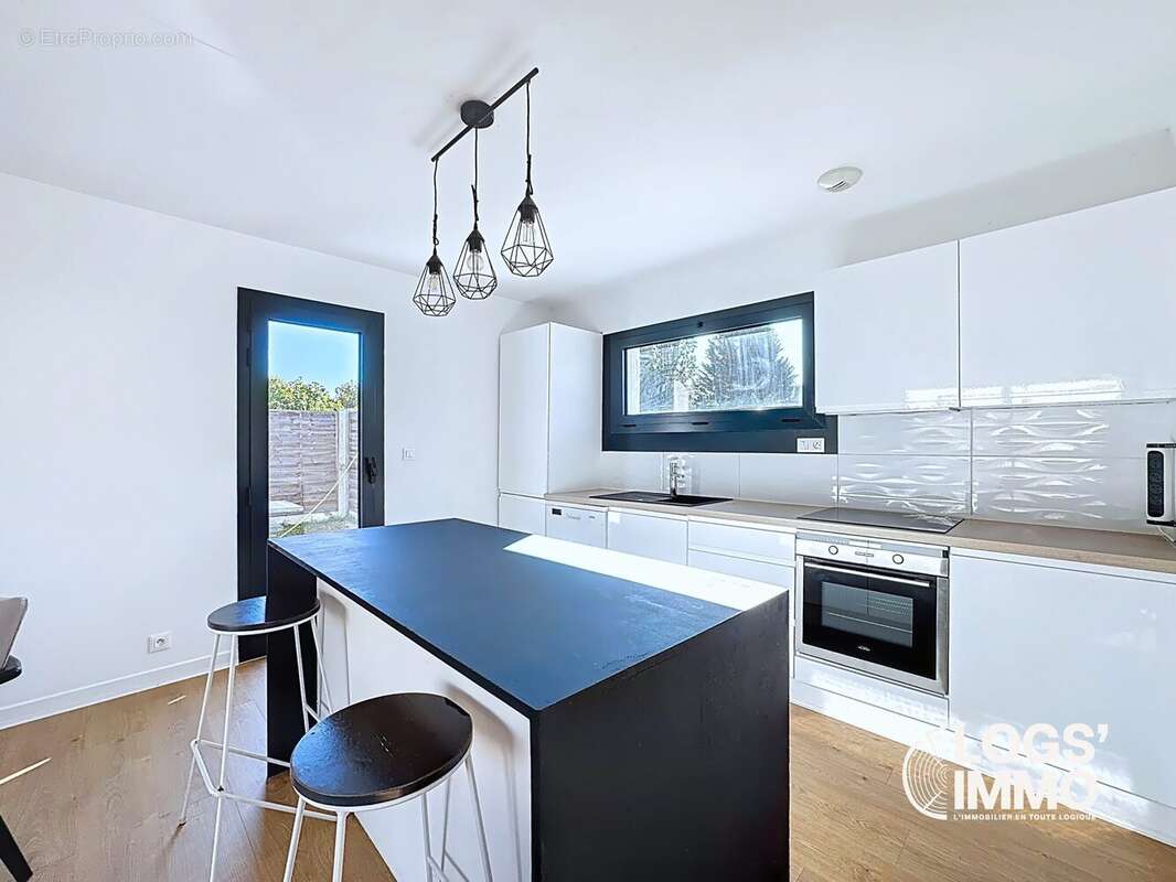 Maison à VILLENAVE-D&#039;ORNON