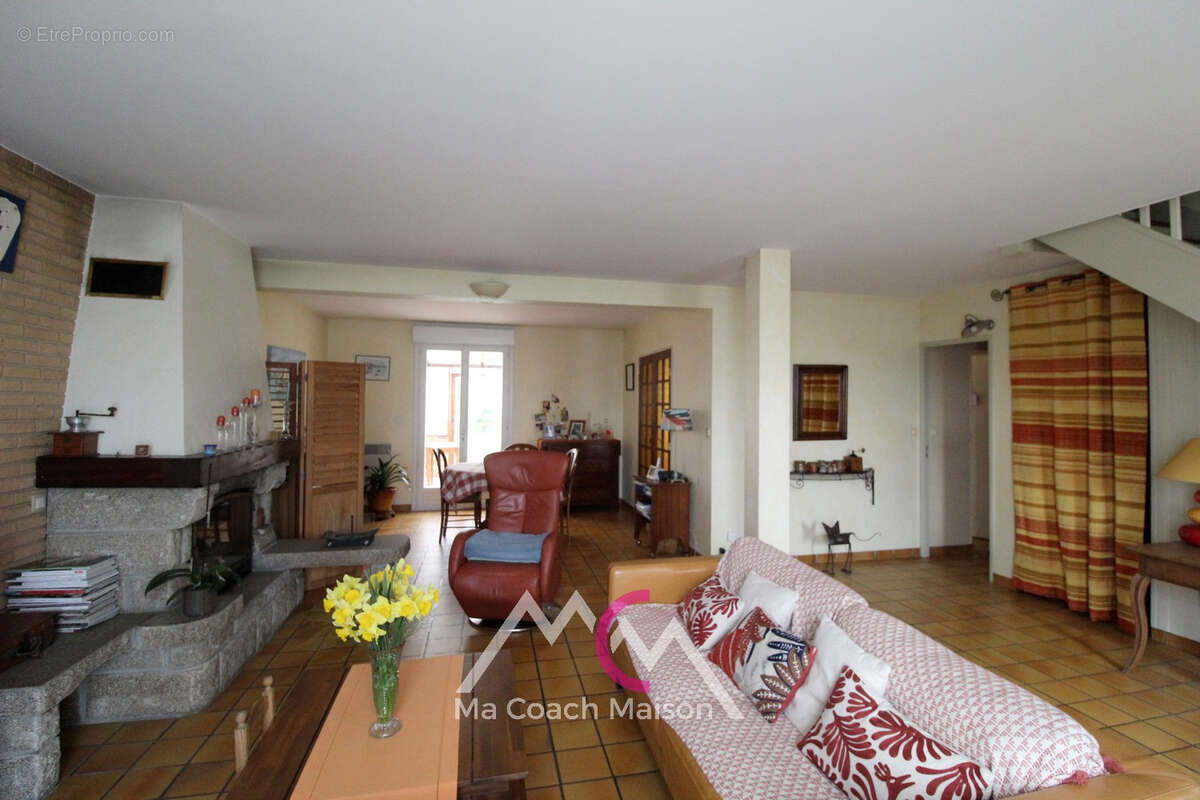 Maison à LA CHAPELLE-LAUNAY