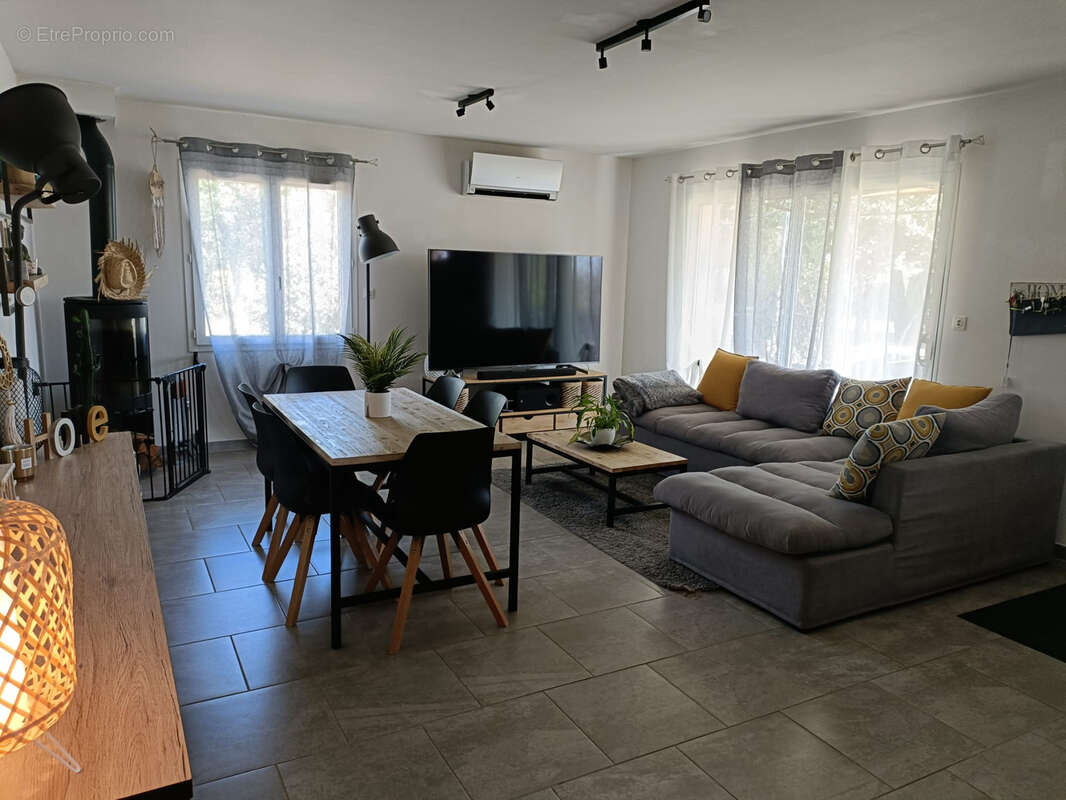 Maison à PERNES-LES-FONTAINES