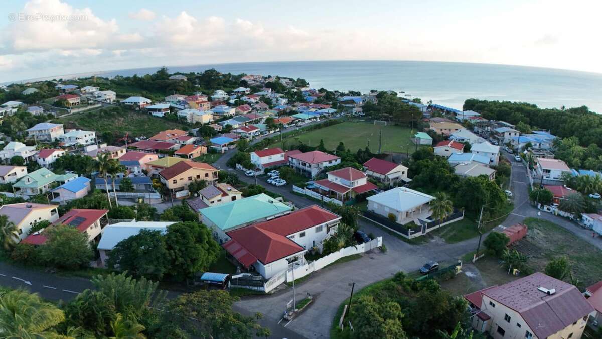 Appartement à SAINTE-LUCE