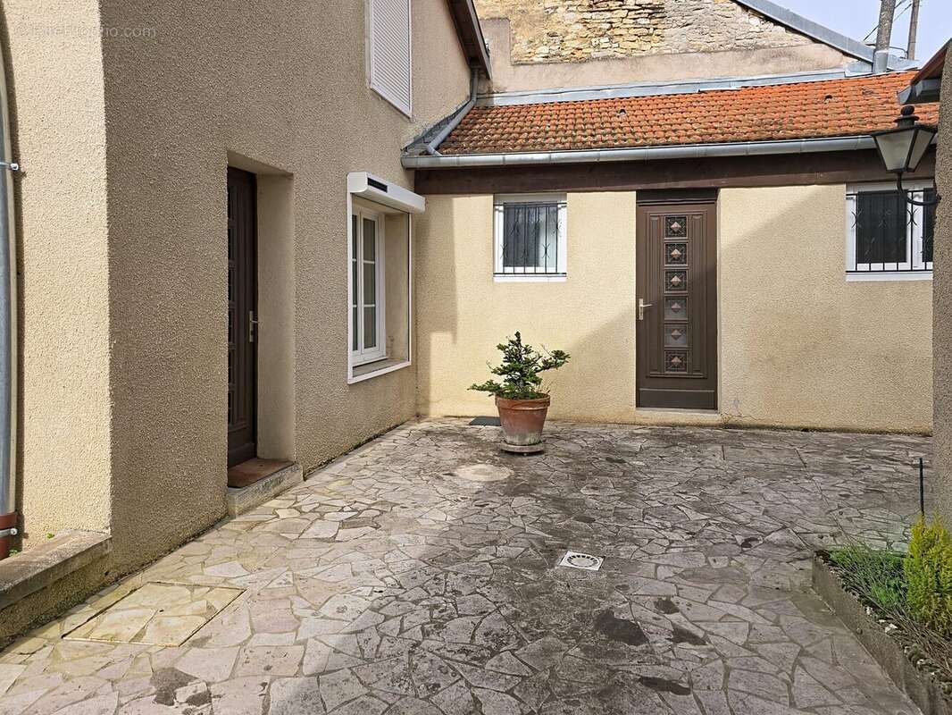 Maison à CHAUMONT