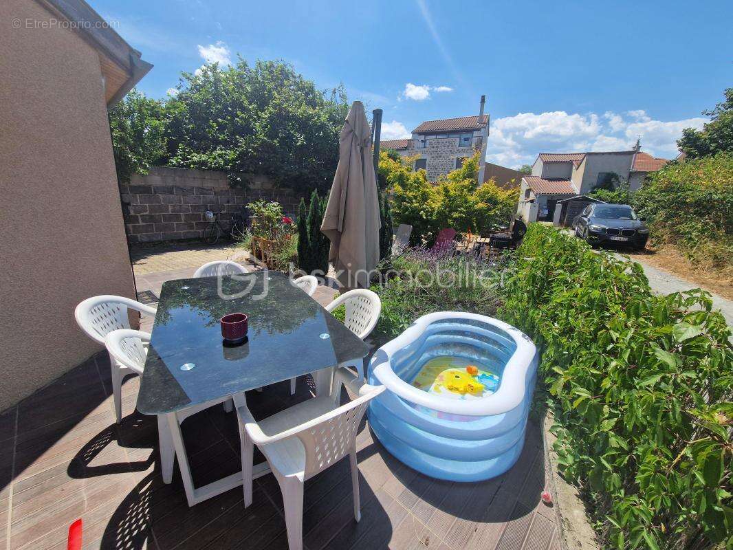 Maison à SURY-LE-COMTAL