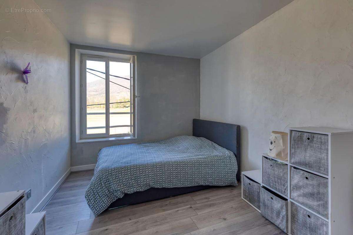 Appartement à SAINT-CASSIEN