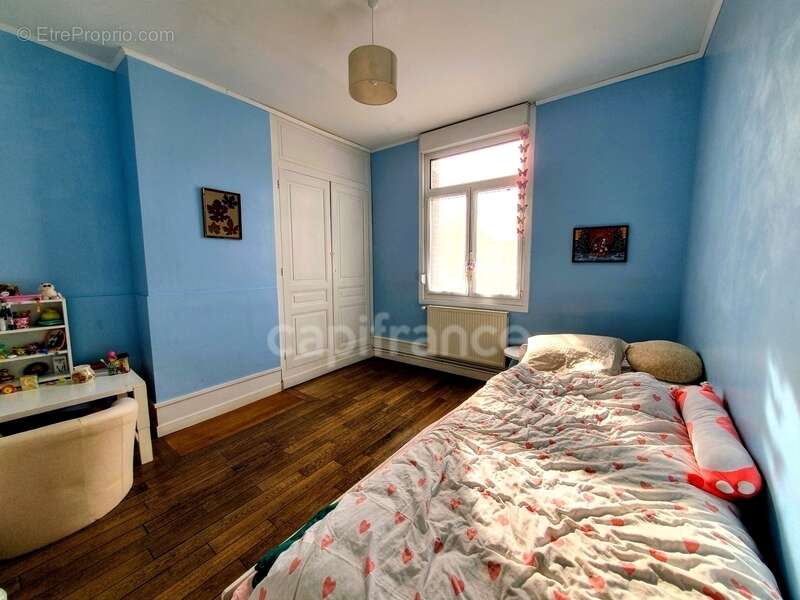 Albert – Élégante maison bourgeoise de 230 m² avec garage, cave et extérieur sans vis-à-vis - photo 15