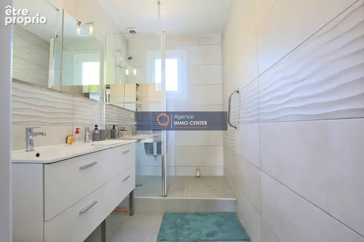 Maison de plain pied avec 3 chambres et garage - photo 10